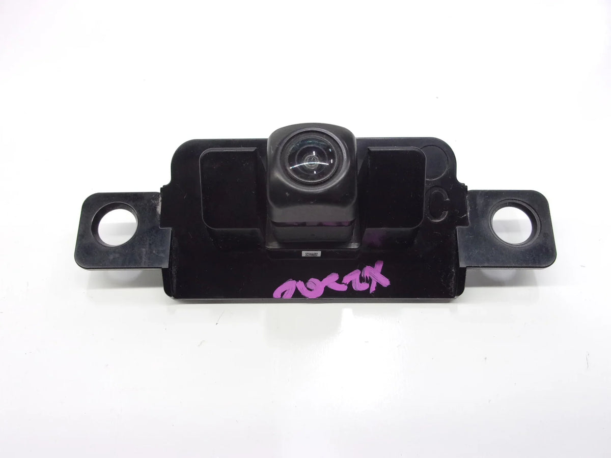 Pre-Owned 2018-2020  Camry Backup Rear View Camera ID 86790-06090 OEM (Good)