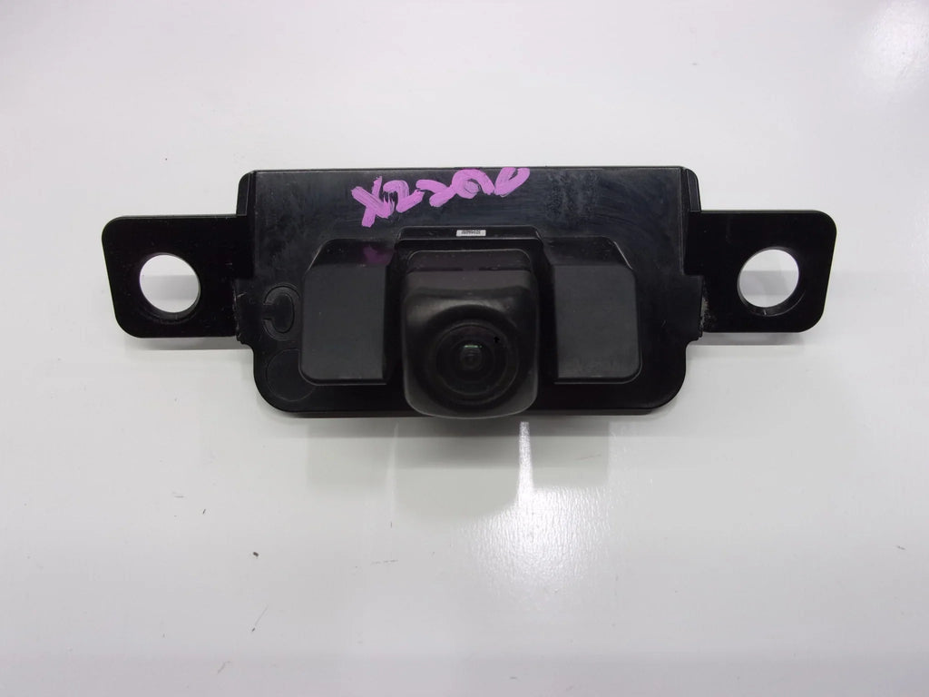 Pre-Owned 2018-2020  Camry Backup Rear View Camera ID 86790-06090 OEM (Good)